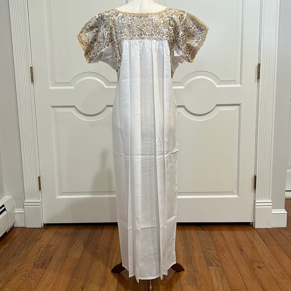 San Antonino Maxi Dress, Oaxaca Mexican dress. hand Embroidered. Silk Th… - Picture 8 of 10